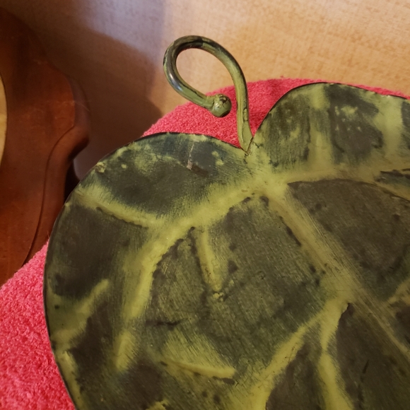 Large Metal Leaf Tray - Picture 2 of 4